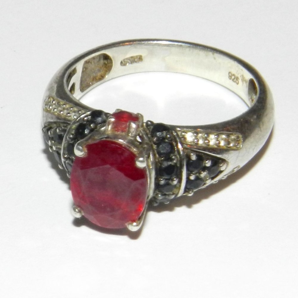 Vintage Sterling Silver 925 Red Gemstone Onyx  STS  Ring Size 7.5